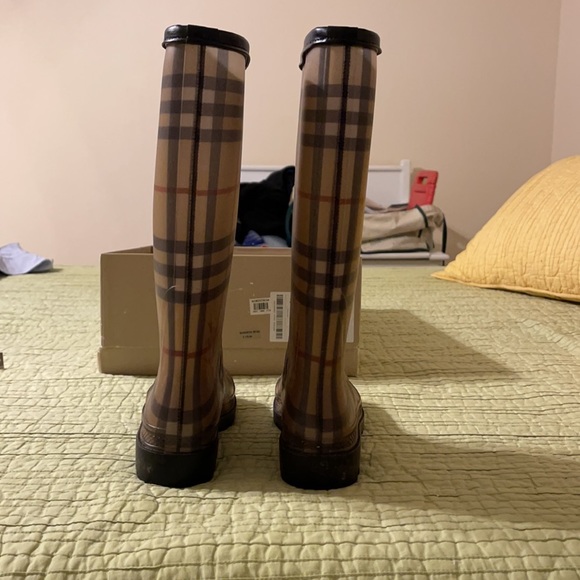 Burberry Rubber Rain Boots - Picture 4 of 9
